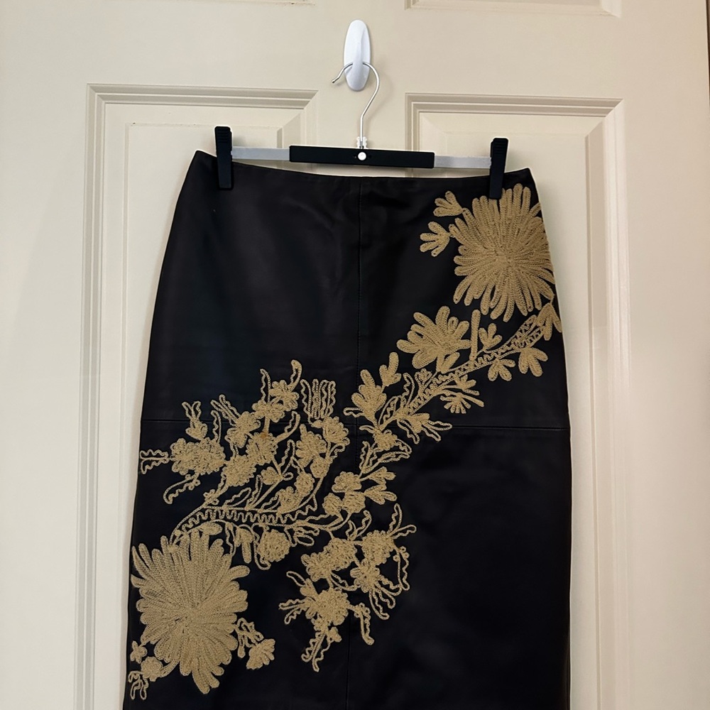 Anne Klein dark brown and cream embroidered knee length Pencil Skirt